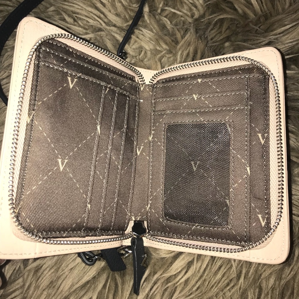 Vince Camuto purse - Picture 4 of 4